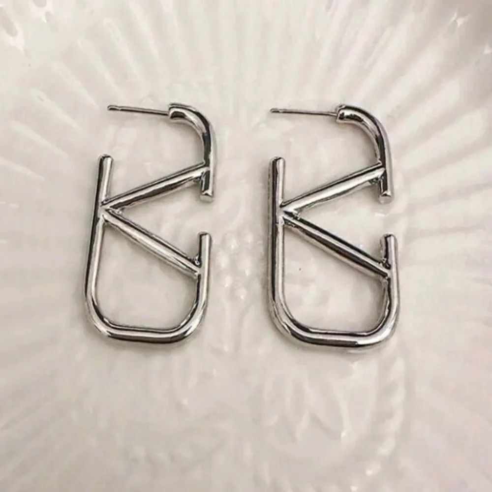Designer InspiredβV-ShapedβSilverβEarrings
